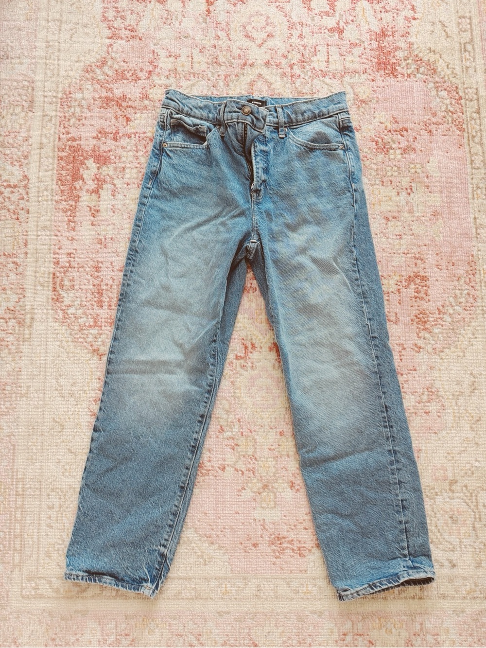 Express, Woman’s Classic Straight-Leg Light High Rise Blue Jeans NWOT